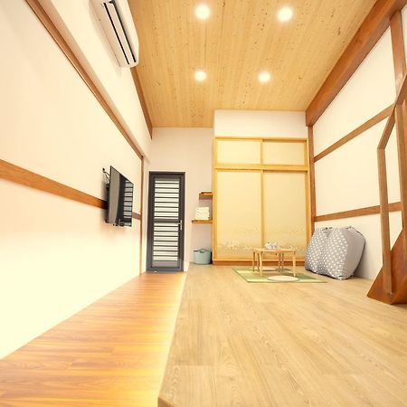 Lost Circle Homestay 台南 エクステリア 写真