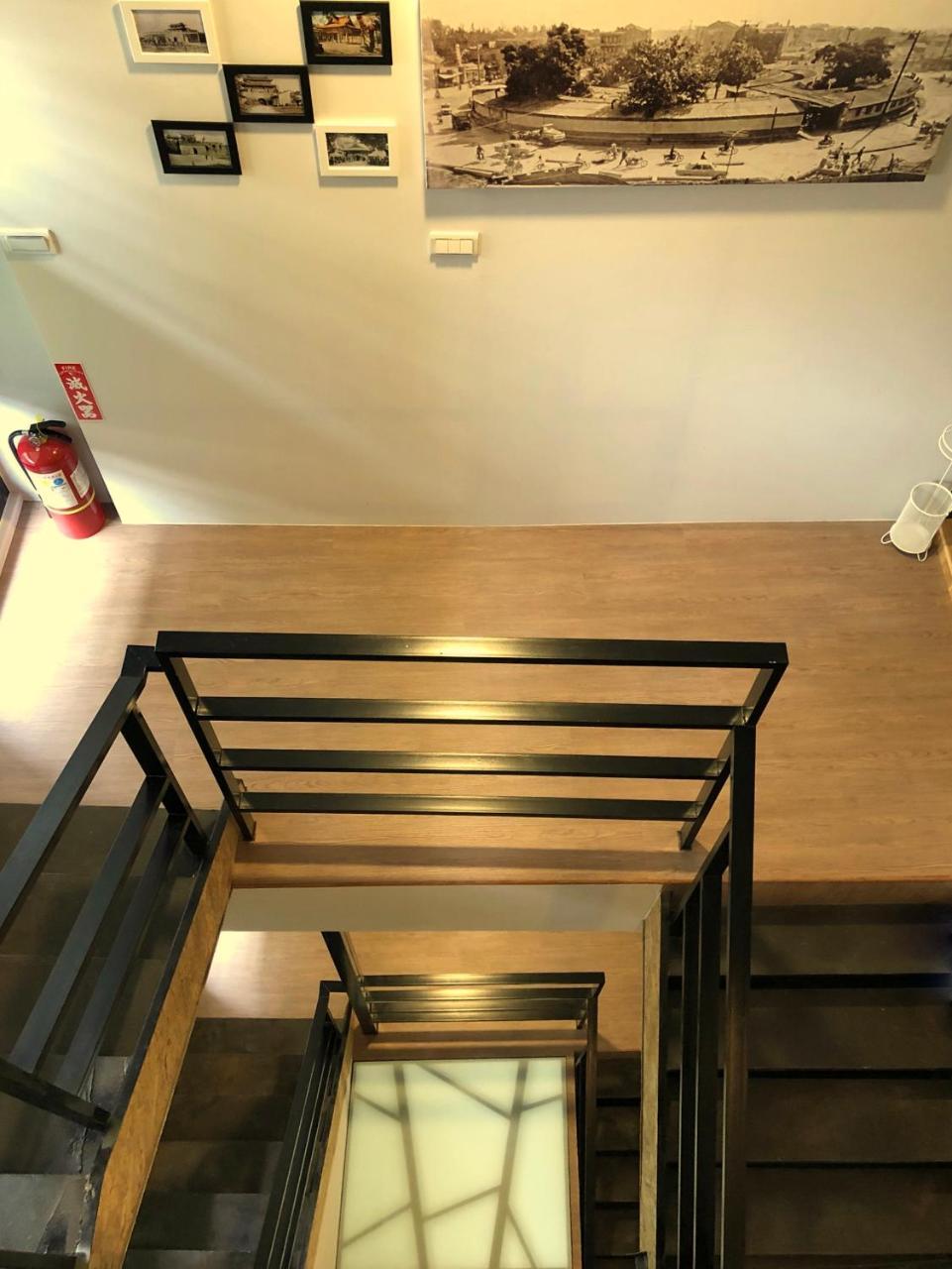 Lost Circle Homestay 台南 エクステリア 写真