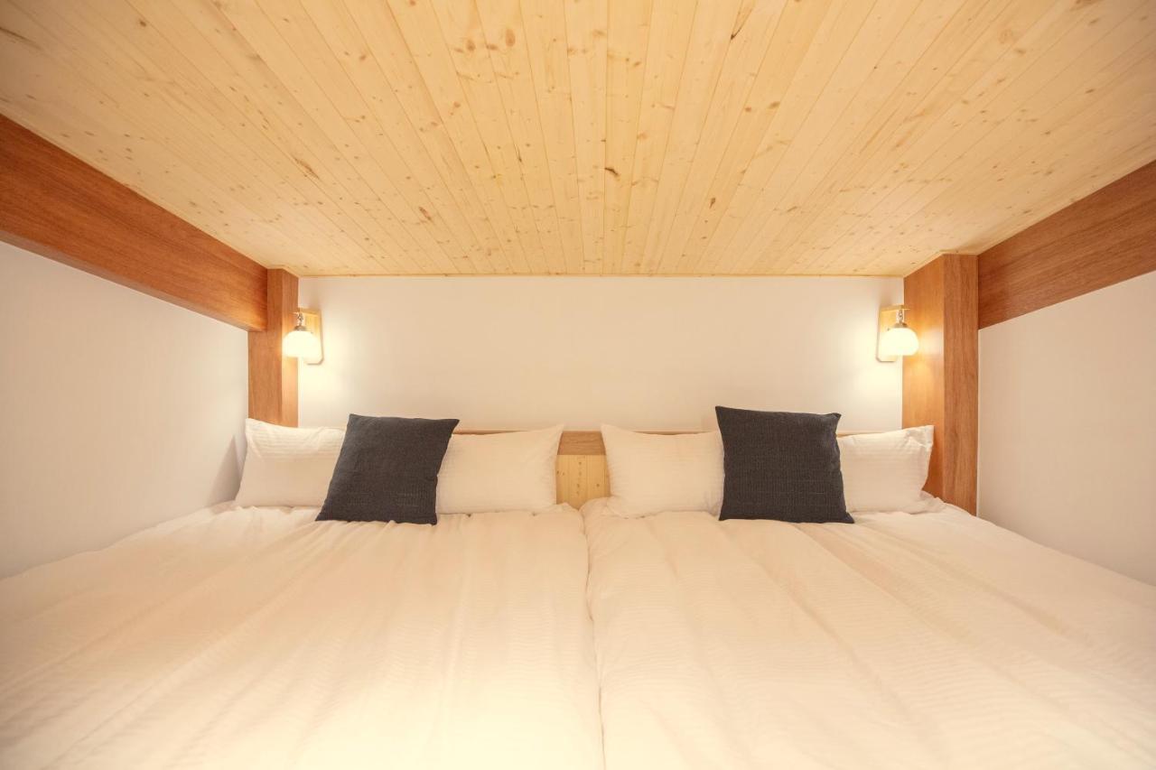 Lost Circle Homestay 台南 エクステリア 写真